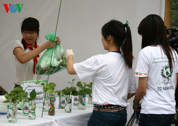 En réponse à la journée de la Terre 2013 - ảnh 2